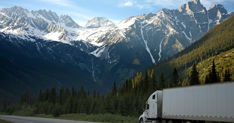 Découvrez les dimensions d'un semi-remorque pour optimiser votre transport