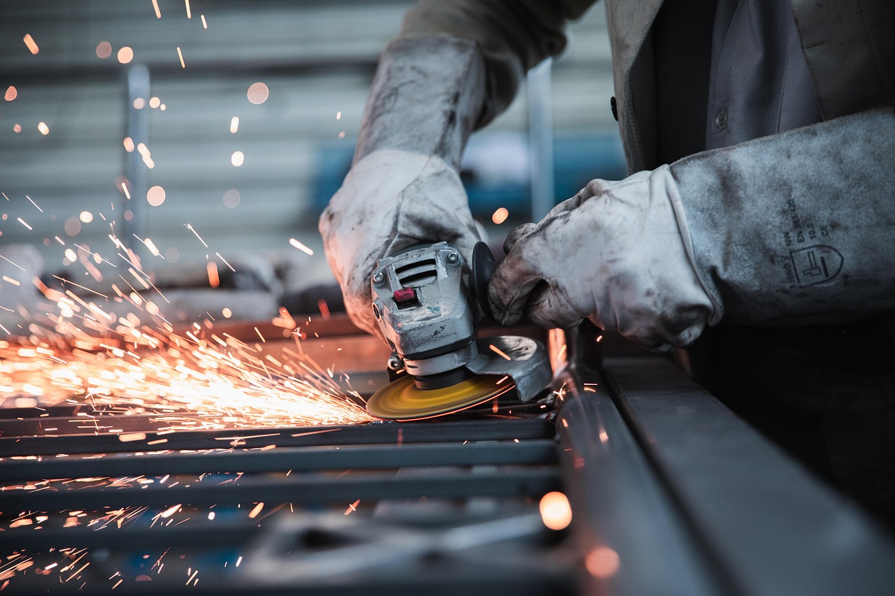 découvrez les principales réglementations en matière de sécurité au travail, leurs objectifs et conseils pratiques pour assurer la protection des employés en entreprise.